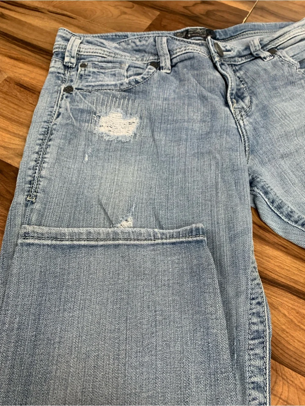 Silver Jeans Sam Boyfriend Cut Women’s Distressed Jeans Size 29 x 28 99% Cotton
